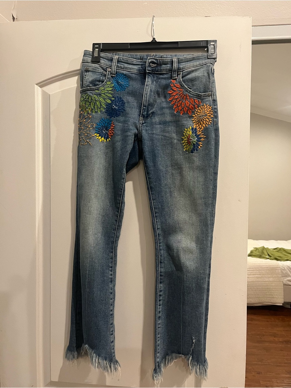 HALE Women's Luna Desirable Mid Rise Mini Boot Jean With Embroidery 26 Aster
No